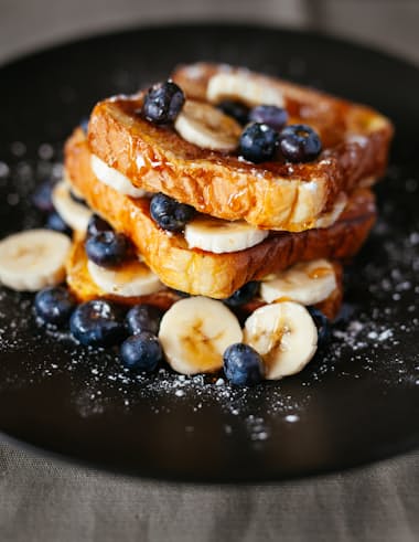 Breakfast bowl with fruit and nuts